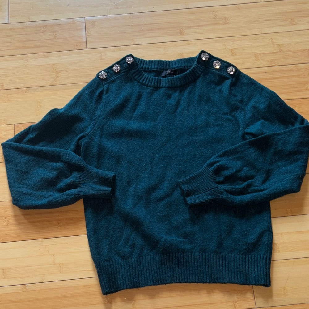 Elegant Green Sweater with Button Accents